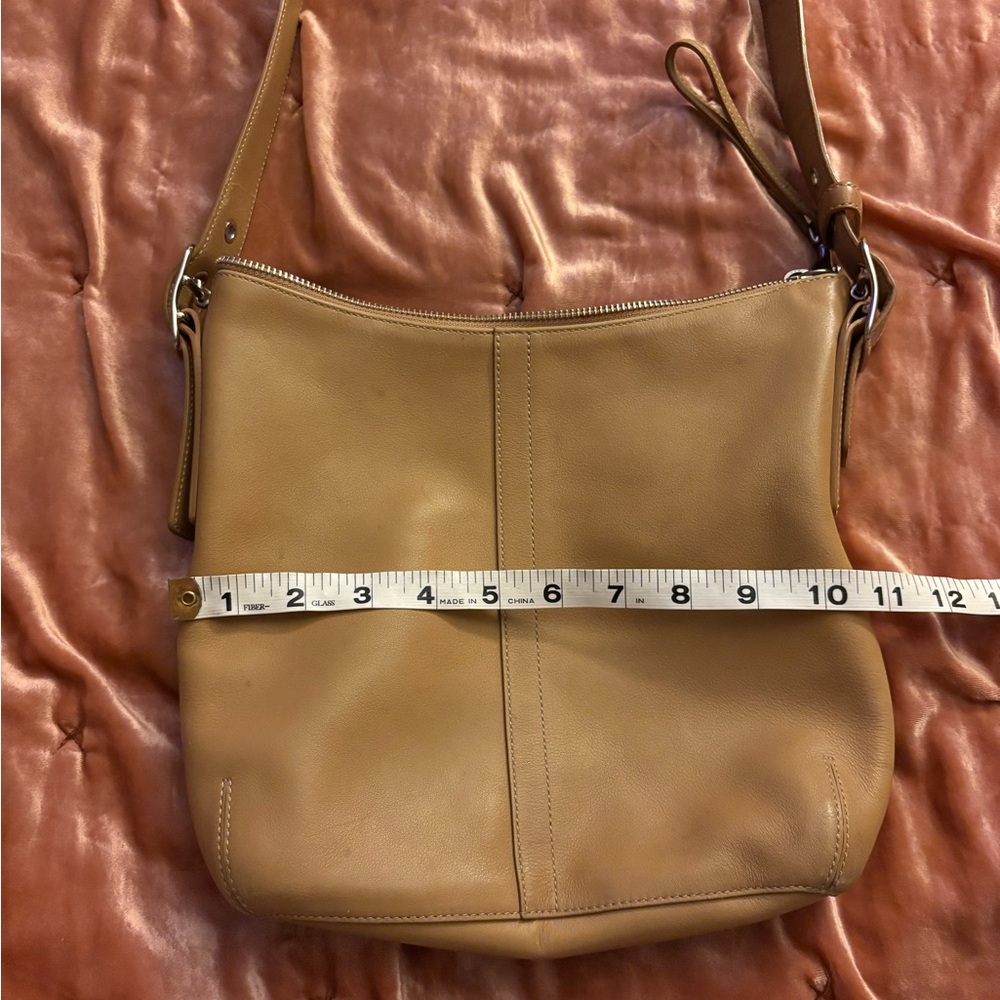 Coach Classic Style Vintage Leather Purse Clean - Picture 5 of 7